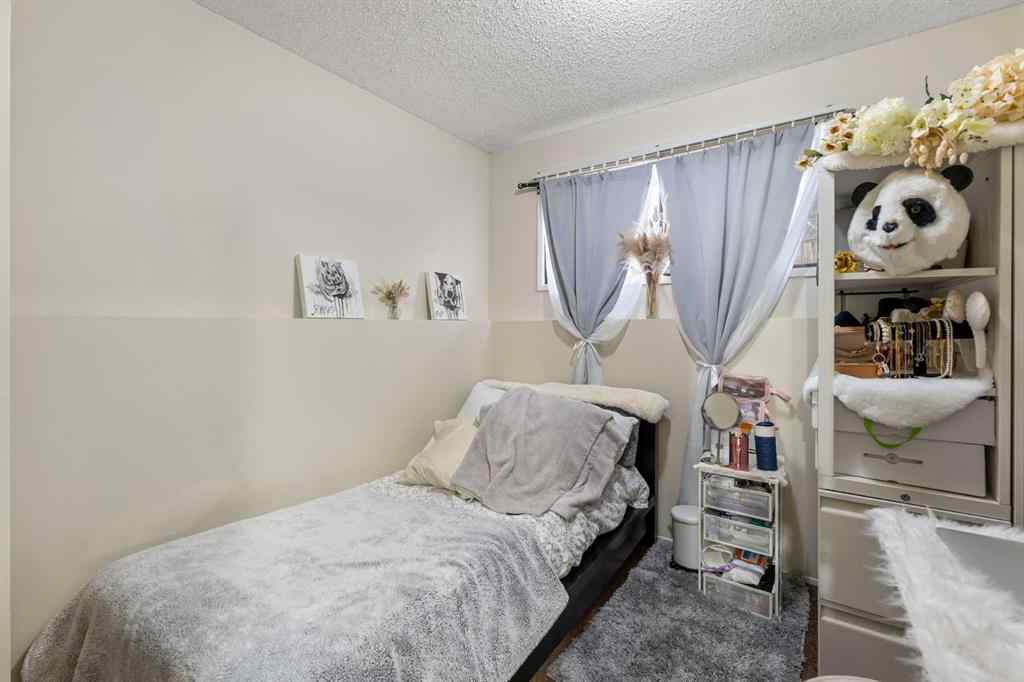MLS® A2240044 - 423 10 Avenue NE in Renfrew Calgary, Multi-Family