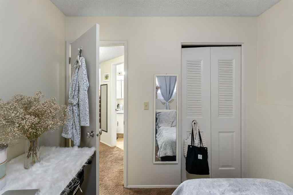 MLS® A2240044 - 423 10 Avenue NE in Renfrew Calgary, Multi-Family