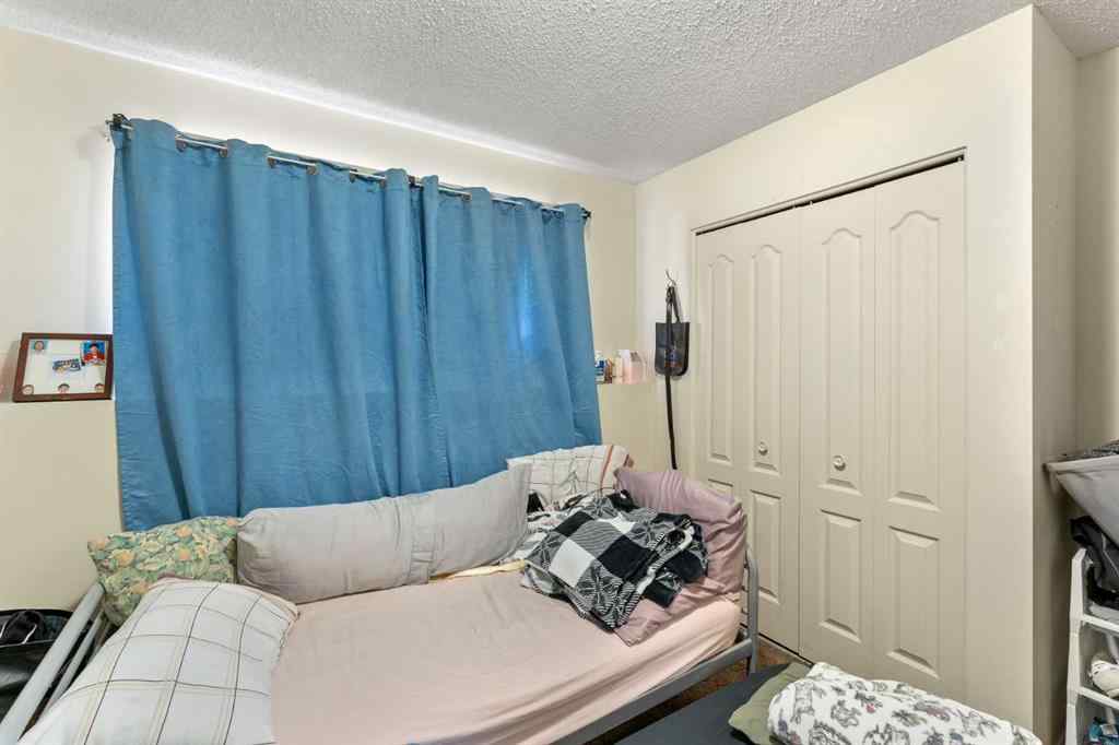 MLS® A2240044 - 423 10 Avenue NE in Renfrew Calgary, Multi-Family
