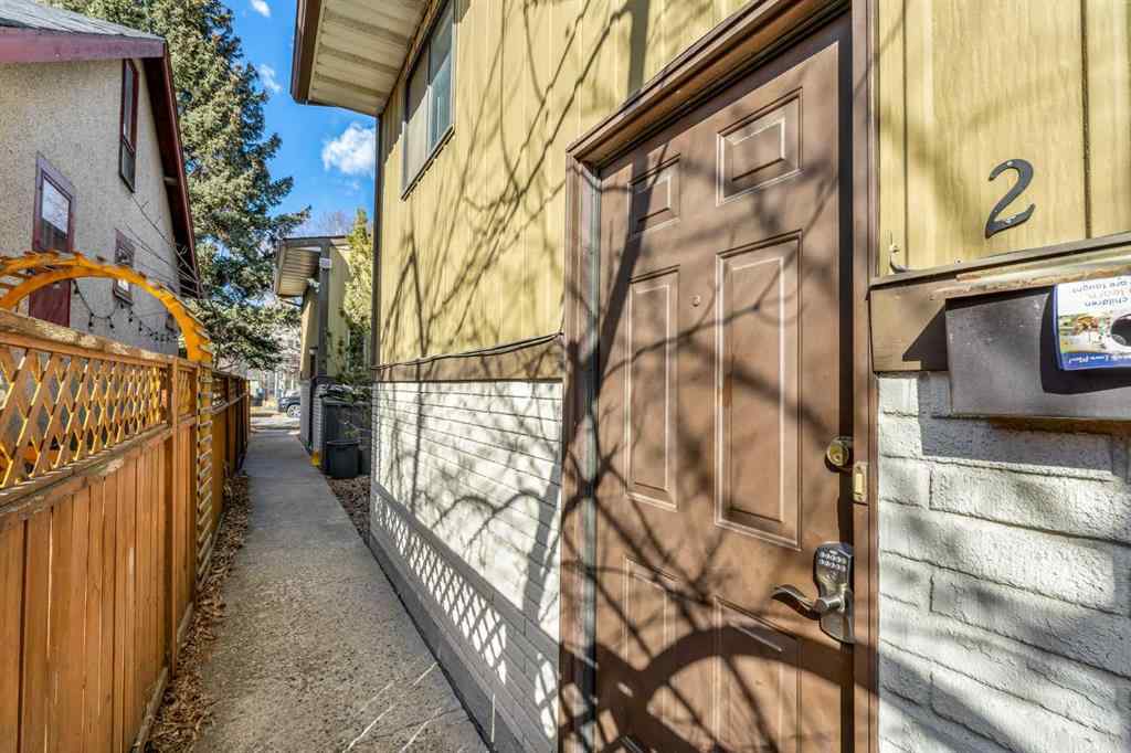 MLS® A2240044 - 423 10 Avenue NE in Renfrew Calgary, Multi-Family