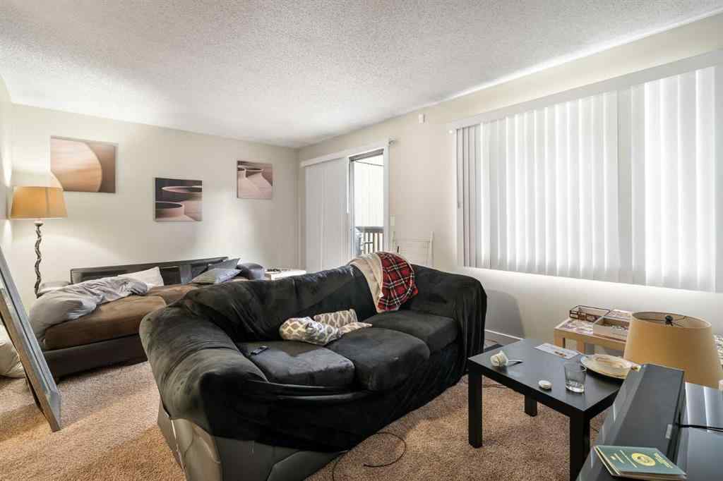 MLS® A2240044 - 423 10 Avenue NE in Renfrew Calgary, Multi-Family