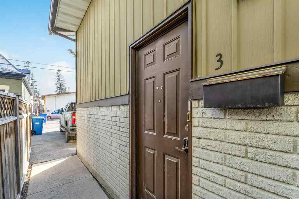 MLS® A2240044 - 423 10 Avenue NE in Renfrew Calgary, Multi-Family