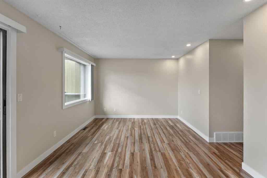 MLS® A2240044 - 423 10 Avenue NE in Renfrew Calgary, Multi-Family