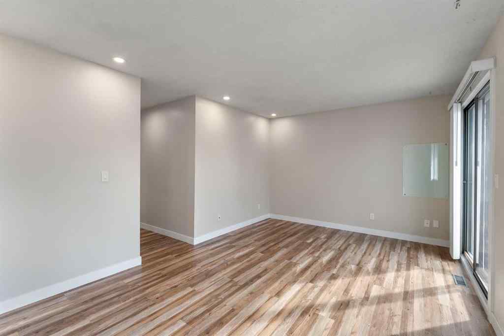MLS® A2240044 - 423 10 Avenue NE in Renfrew Calgary, Multi-Family