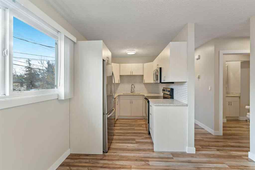 MLS® A2240044 - 423 10 Avenue NE in Renfrew Calgary, Multi-Family