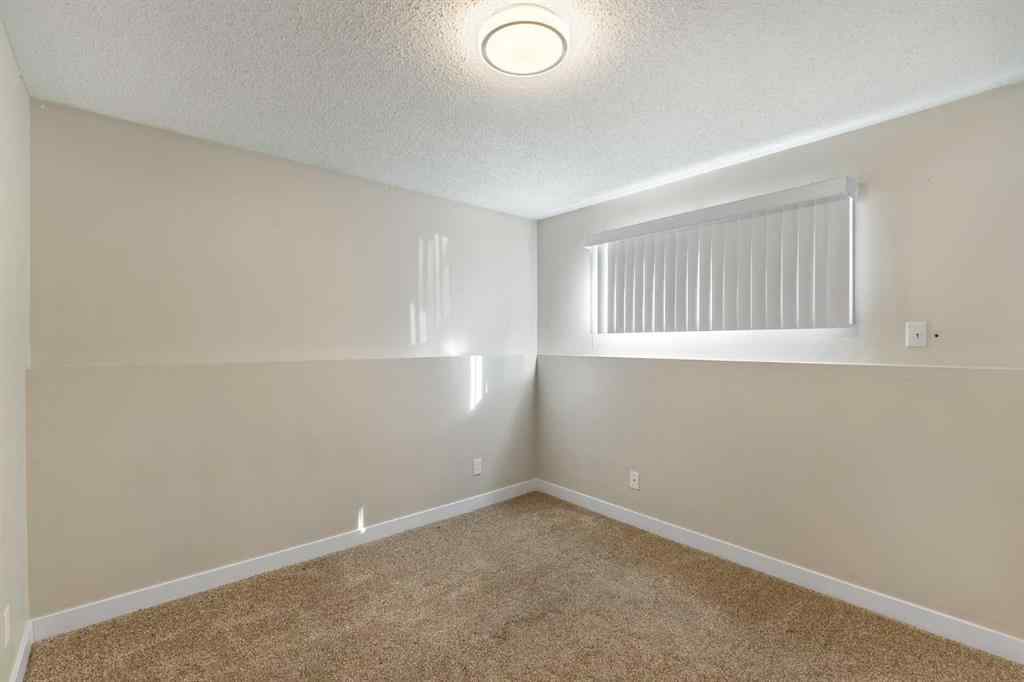MLS® A2240044 - 423 10 Avenue NE in Renfrew Calgary, Multi-Family