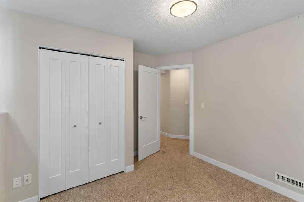 MLS® A2240044 - 423 10 Avenue NE in Renfrew Calgary, Multi-Family