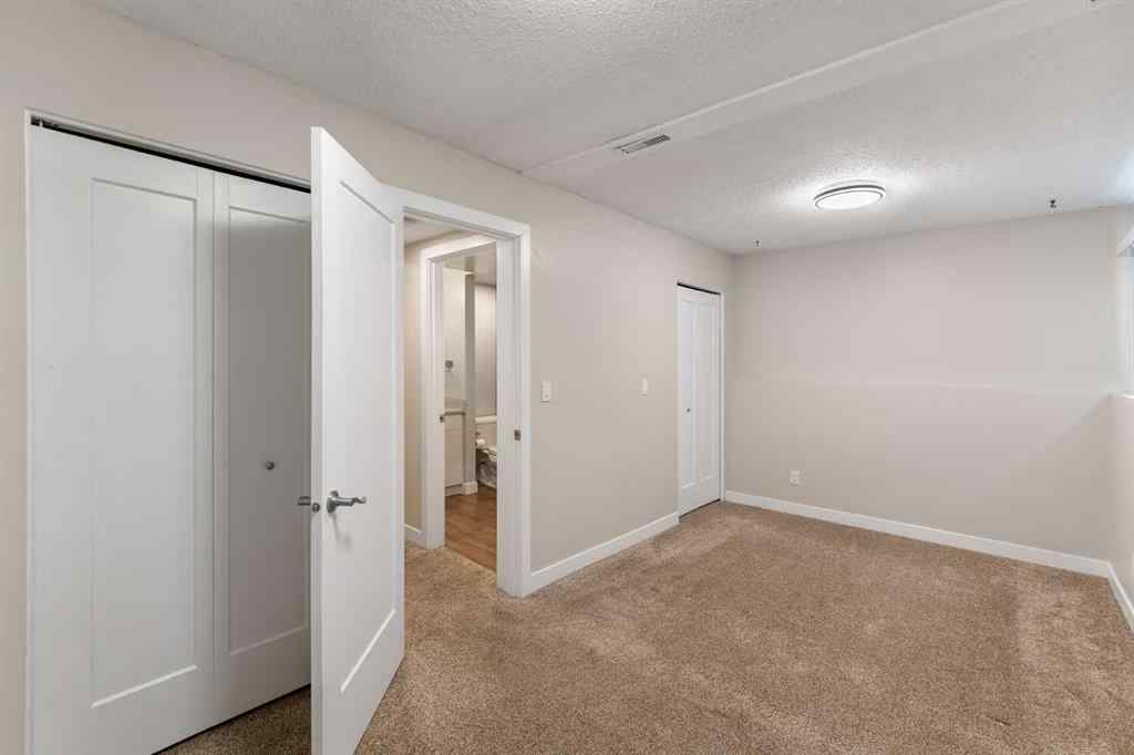 MLS® A2240044 - 423 10 Avenue NE in Renfrew Calgary, Multi-Family