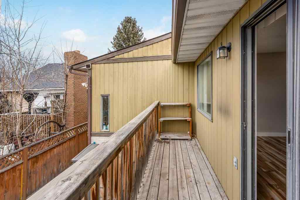 MLS® A2240044 - 423 10 Avenue NE in Renfrew Calgary, Multi-Family