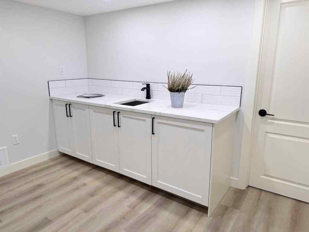 MLS® A2240053 - 7032 78 Street NW in Silver Springs Calgary, Residential