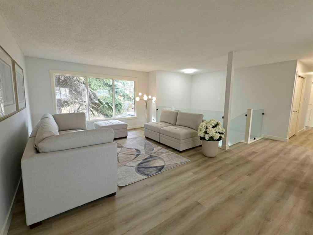 MLS® A2240053 - 7032 78 Street NW in Silver Springs Calgary, Residential