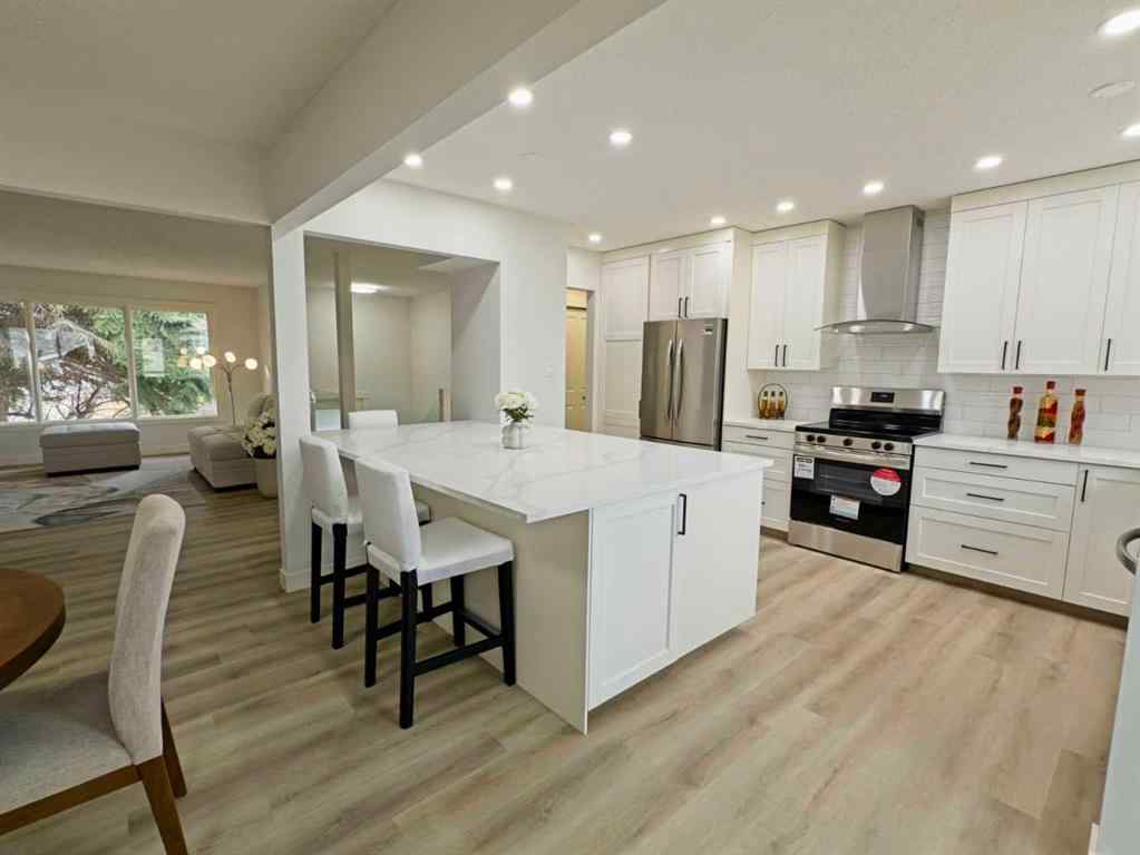 MLS® A2240053 - 7032 78 Street NW in Silver Springs Calgary, Residential