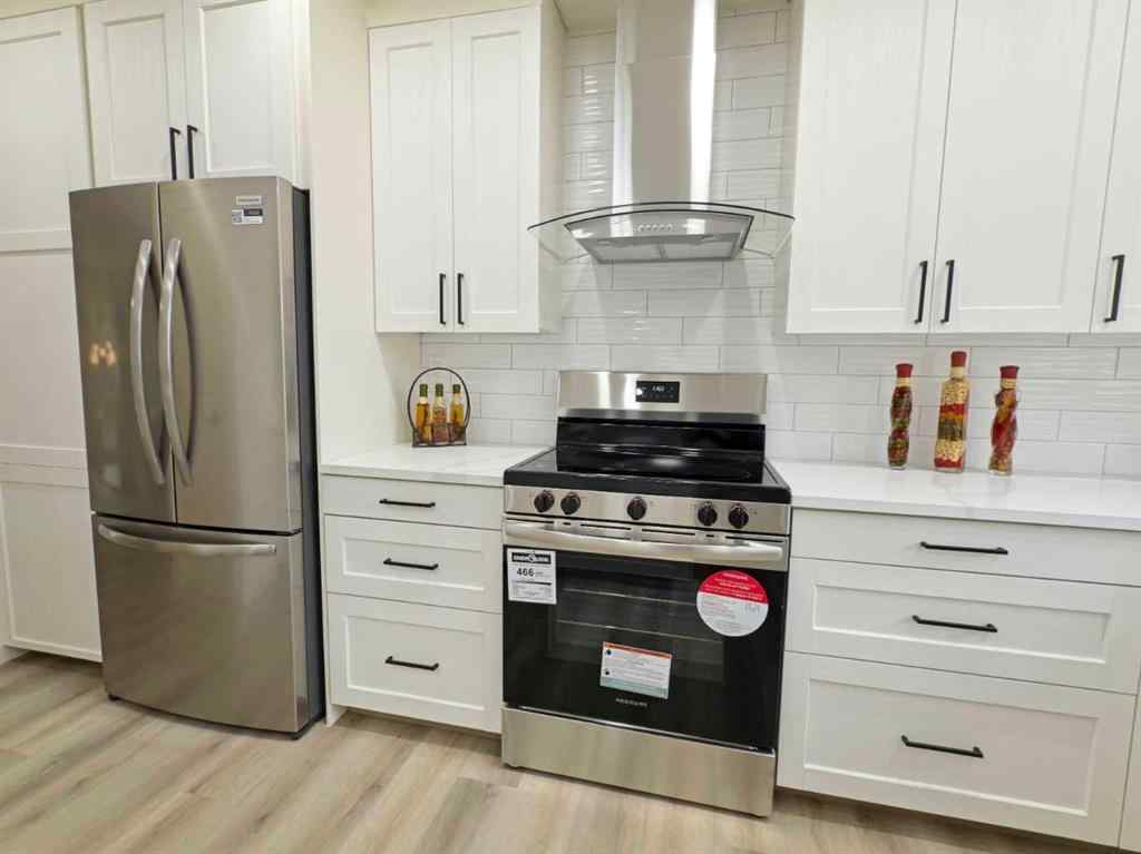 MLS® A2240053 - 7032 78 Street NW in Silver Springs Calgary, Residential