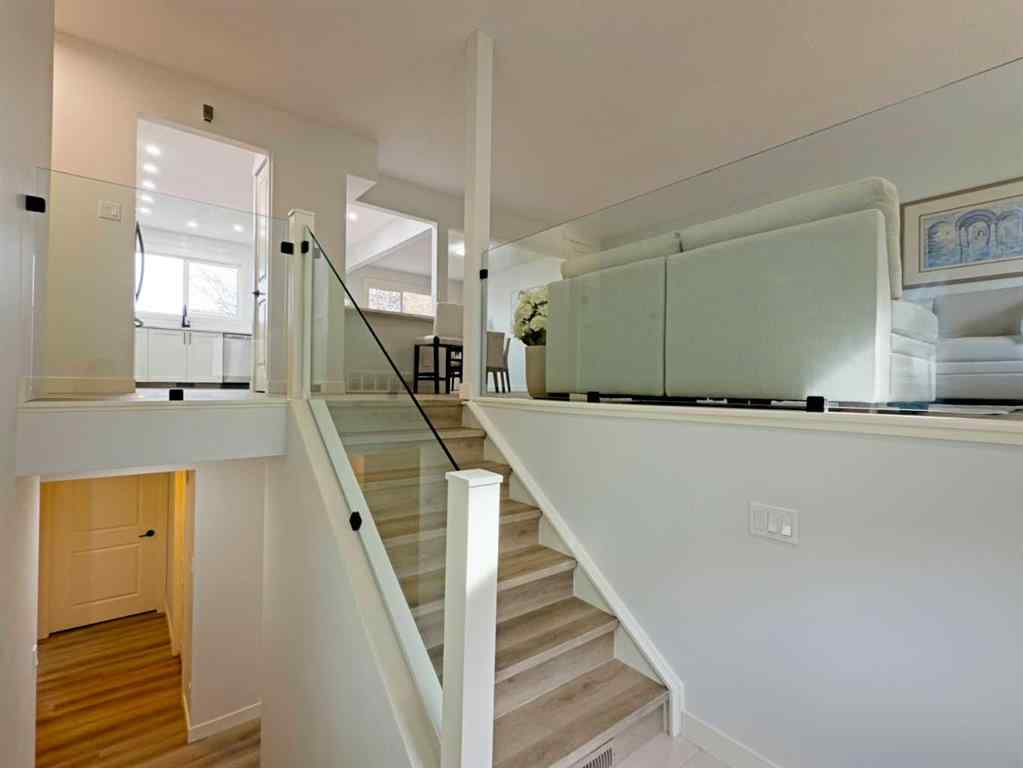 MLS® A2240053 - 7032 78 Street NW in Silver Springs Calgary, Residential