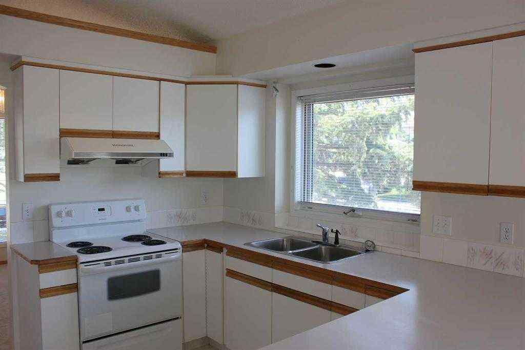 MLS® A2240060 - 179 Sunlake Way SE in Sundance Calgary, Residential
