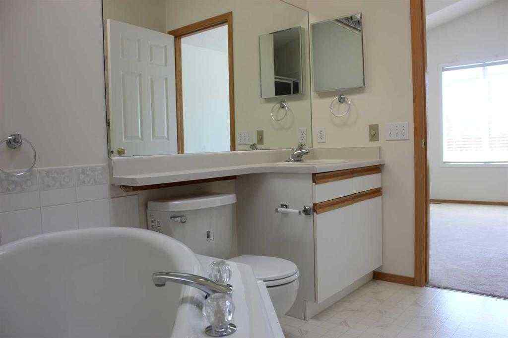 MLS® A2240060 - 179 Sunlake Way SE in Sundance Calgary, Residential