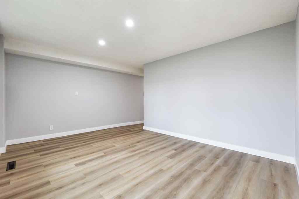 MLS® A2240073 - Unit #2 2311 17A Street SW in Bankview Calgary, Residential