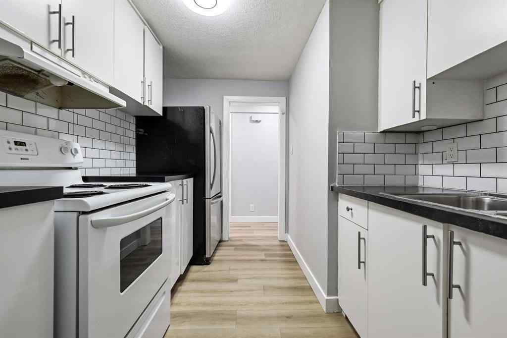 MLS® A2240073 - Unit #2 2311 17A Street SW in Bankview Calgary, Residential