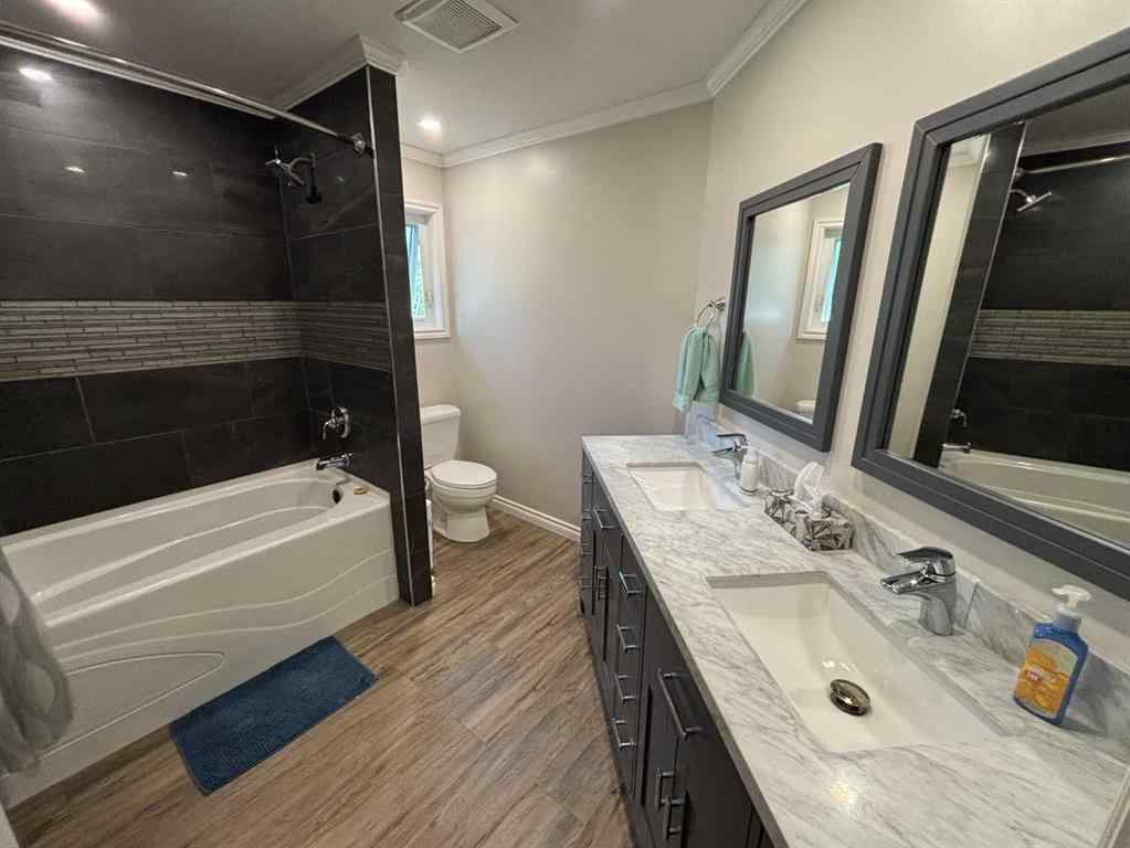 MLS® A2240074 - 10006 88 Street  in The Pines Peace River, Residential