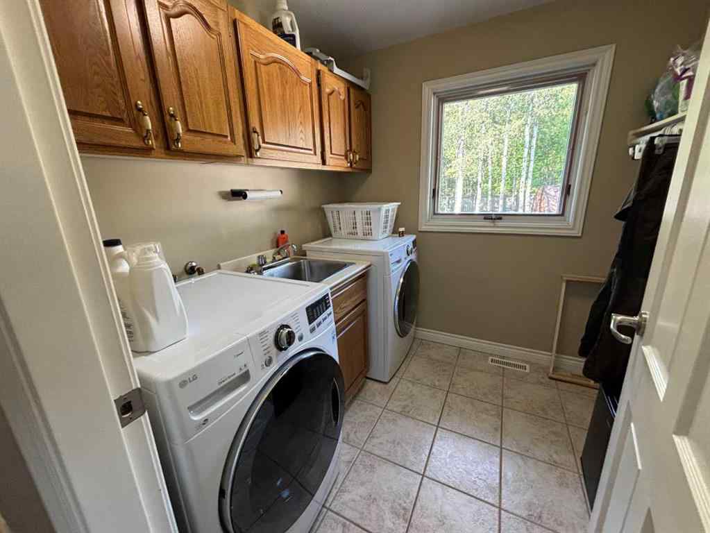 MLS® A2240074 - 10006 88 Street  in The Pines Peace River, Residential