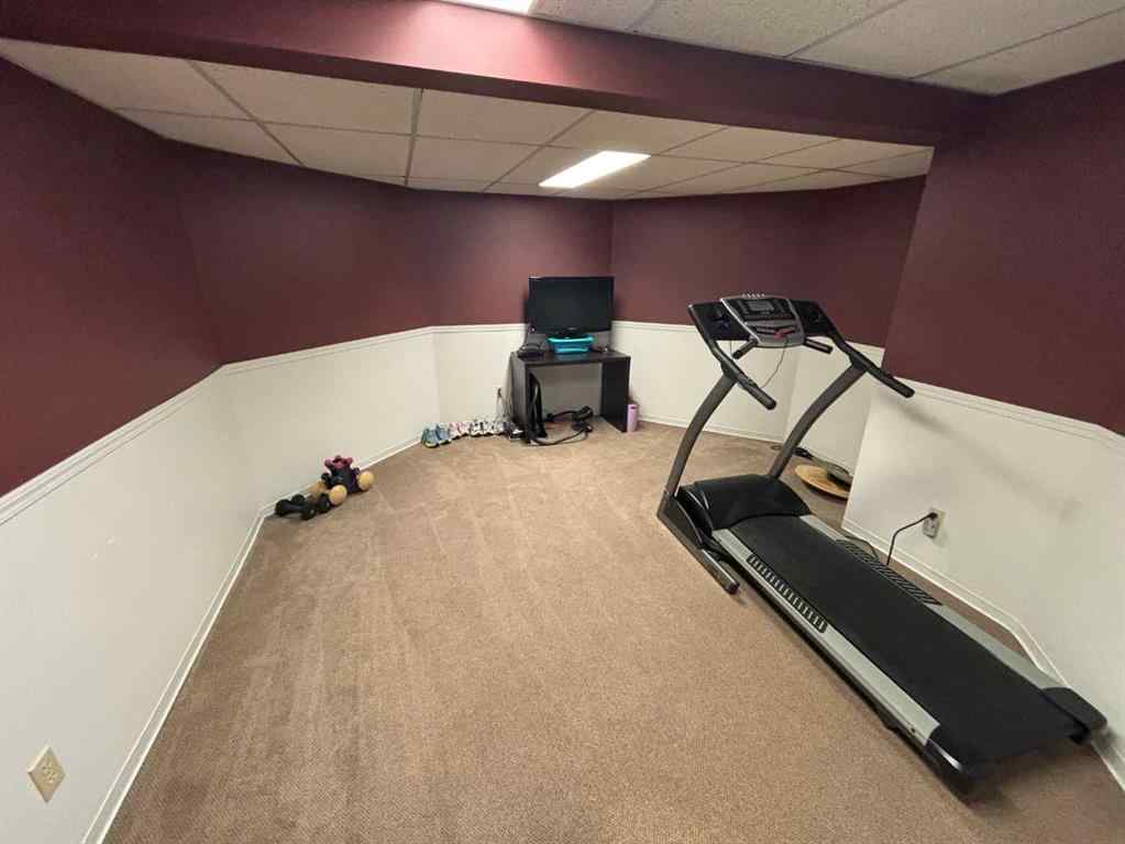 MLS® A2240074 - 10006 88 Street  in The Pines Peace River, Residential
