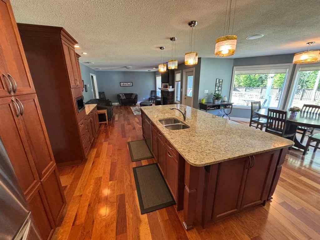 MLS® A2240074 - 10006 88 Street  in The Pines Peace River, Residential