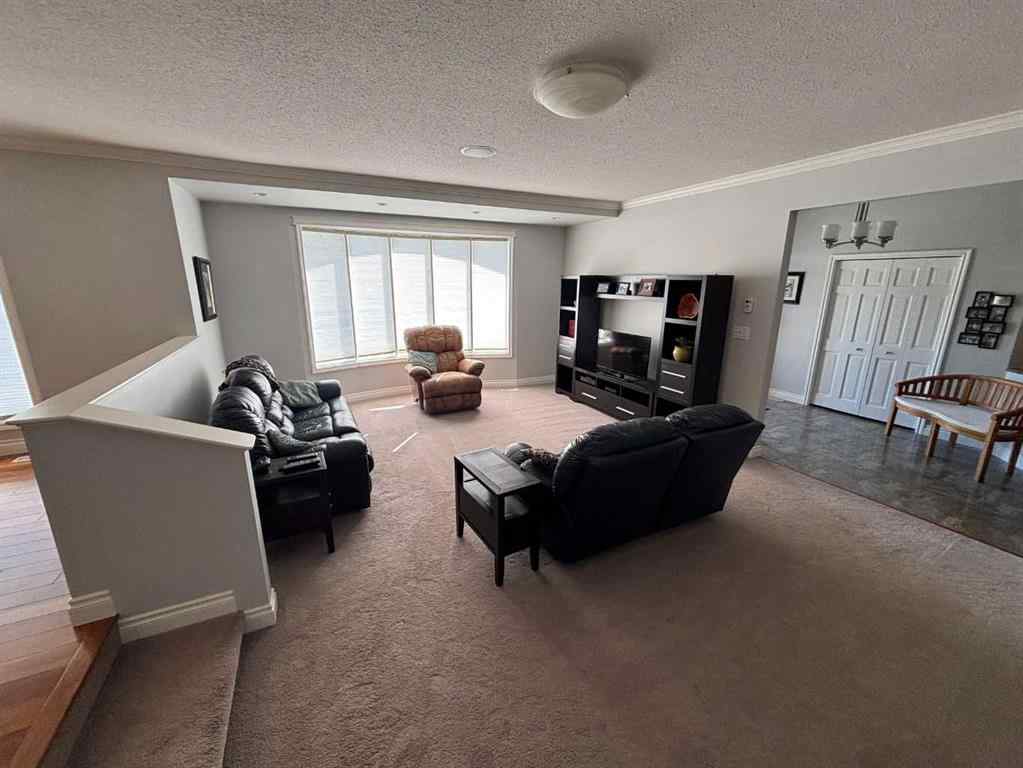 MLS® A2240074 - 10006 88 Street  in The Pines Peace River, Residential