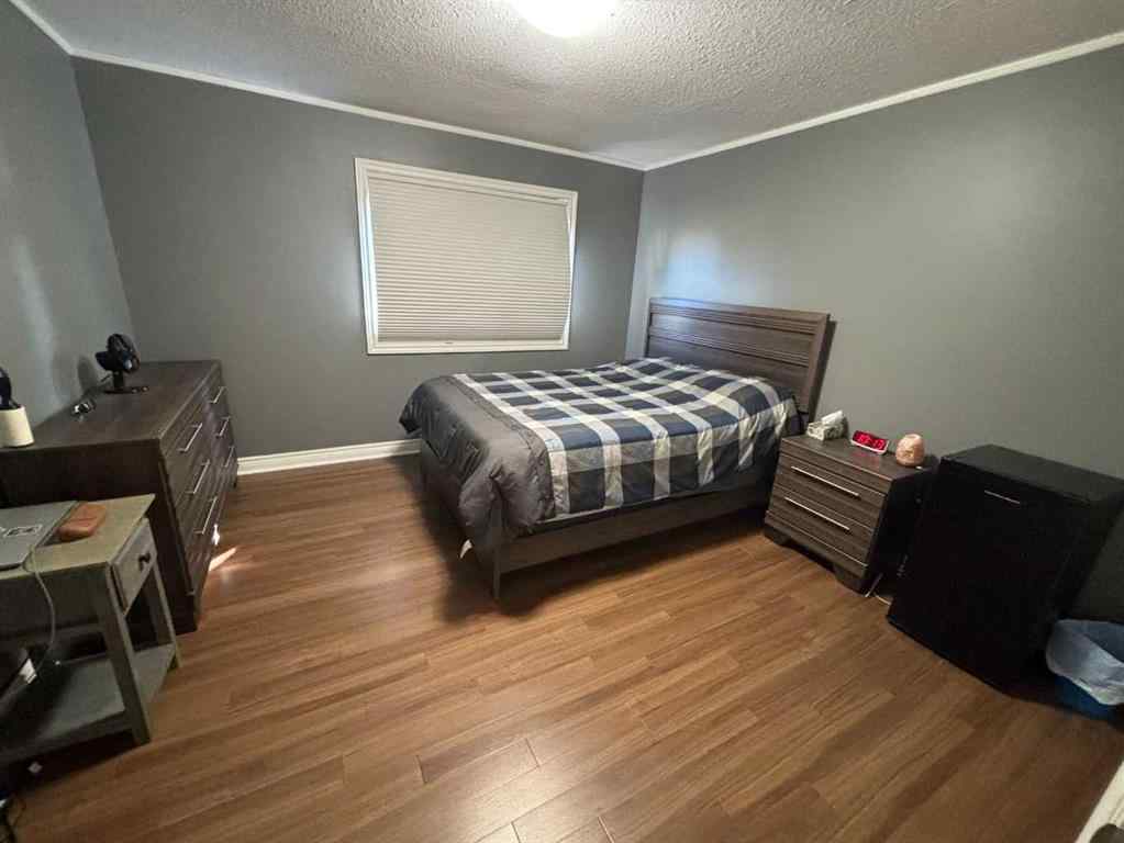 MLS® A2240074 - 10006 88 Street  in The Pines Peace River, Residential