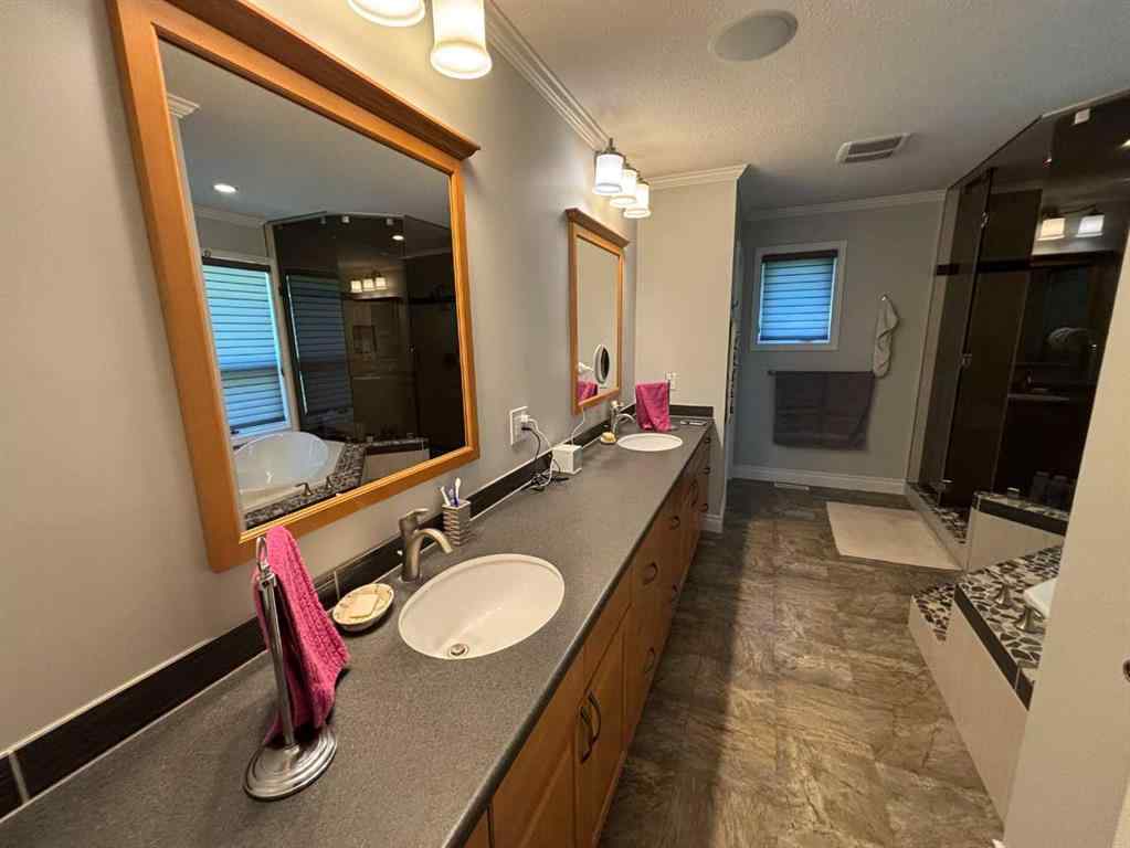 MLS® A2240074 - 10006 88 Street  in The Pines Peace River, Residential