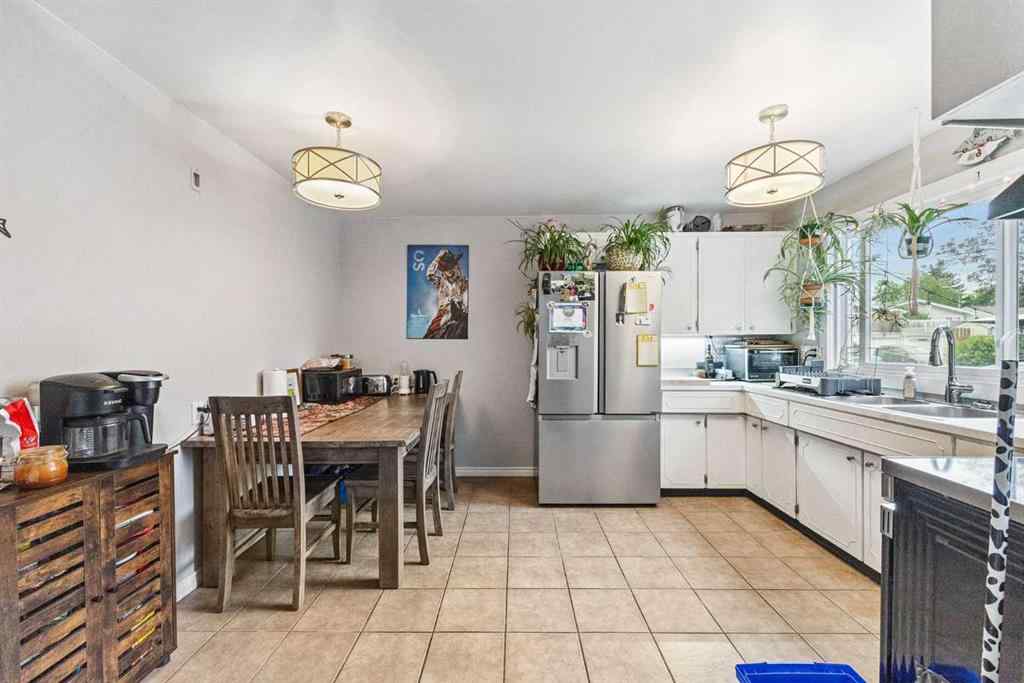 MLS® A2240078 - 3815/3817 43 Street SW in Glenbrook Calgary, Residential
