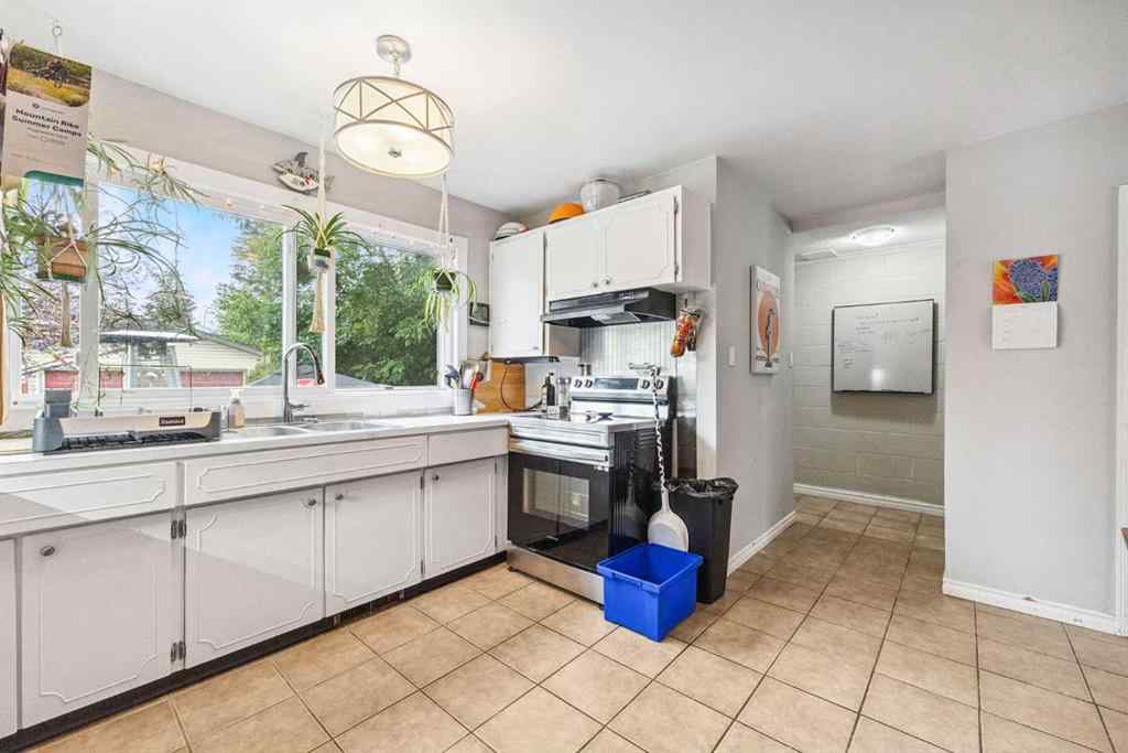 MLS® A2240078 - 3815/3817 43 Street SW in Glenbrook Calgary, Residential