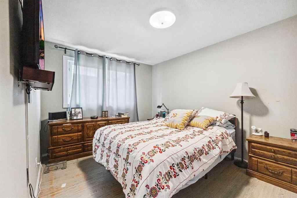 MLS® A2240078 - 3815/3817 43 Street SW in Glenbrook Calgary, Residential