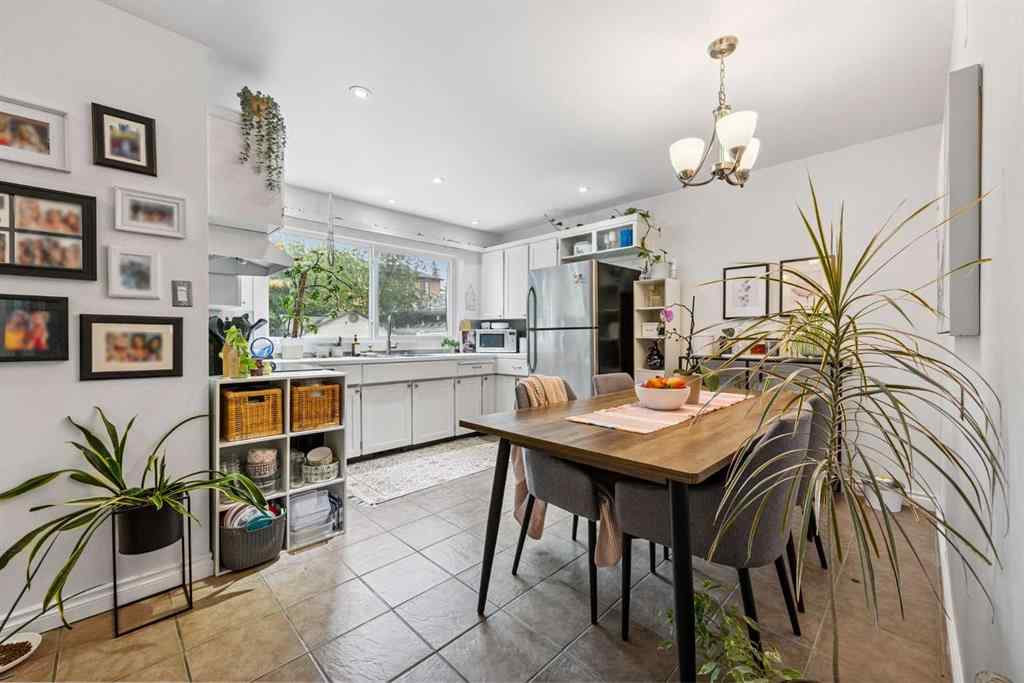 MLS® A2240078 - 3815/3817 43 Street SW in Glenbrook Calgary, Residential