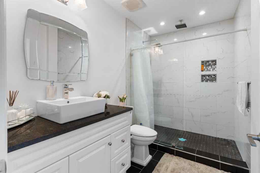 MLS® A2240092 - 409 Kinniburgh Boulevard  in Kinniburgh North Chestermere, Residential