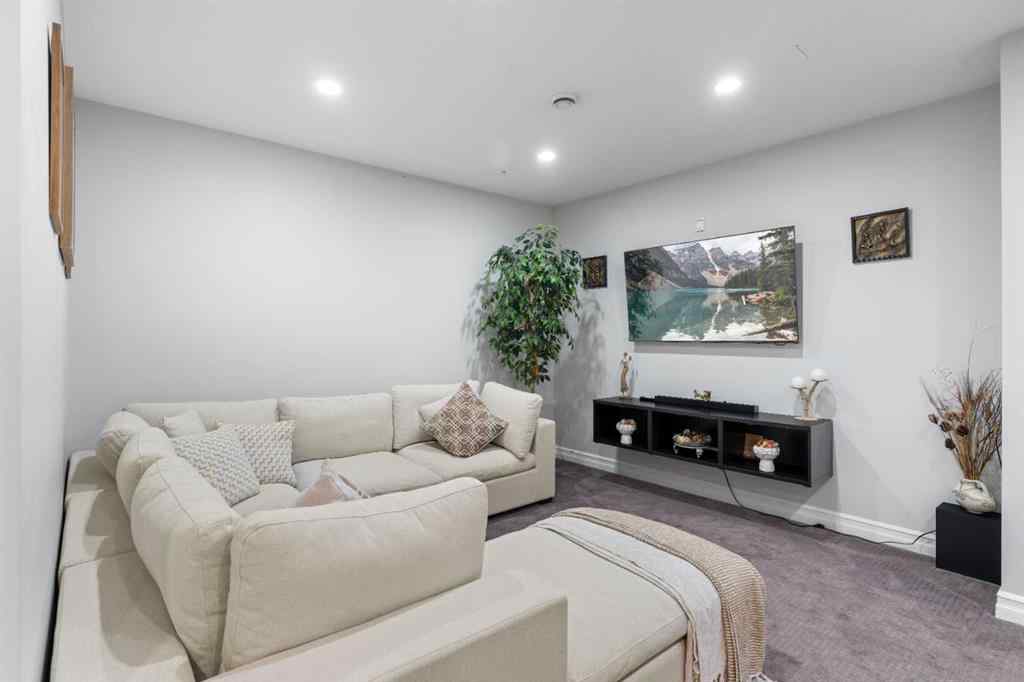 MLS® A2240092 - 409 Kinniburgh Boulevard  in Kinniburgh North Chestermere, Residential