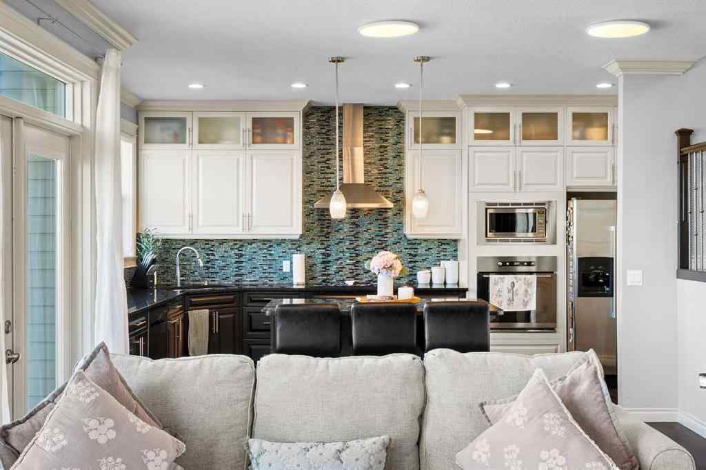 MLS® A2240092 - 409 Kinniburgh Boulevard  in Kinniburgh North Chestermere, Residential