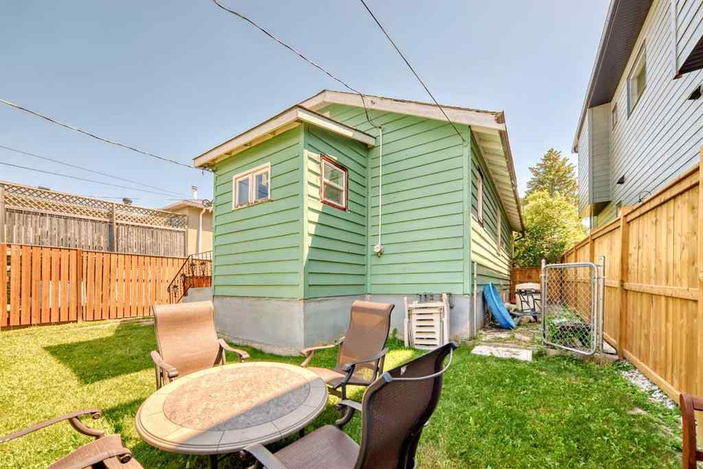 MLS® A2240095 - 340 33 Avenue NE in Highland Park Calgary, Residential