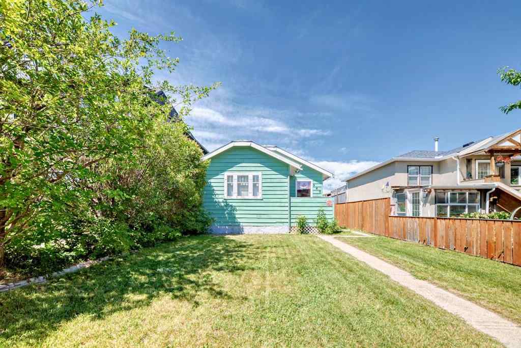MLS® A2240095 - 340 33 Avenue NE in Highland Park Calgary, Residential