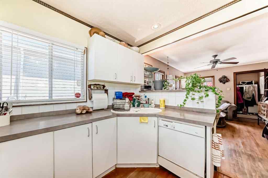MLS® A2240095 - 340 33 Avenue NE in Highland Park Calgary, Residential