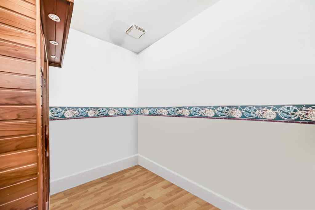 MLS® A2240095 - 340 33 Avenue NE in Highland Park Calgary, Residential