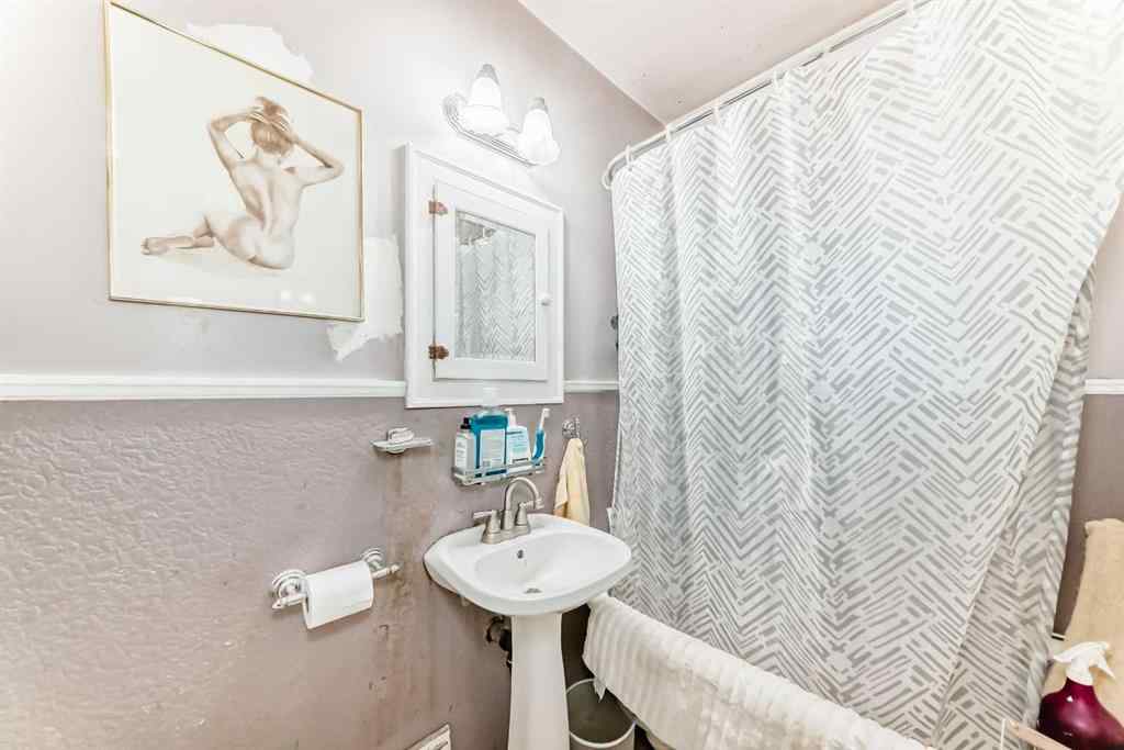 MLS® A2240095 - 340 33 Avenue NE in Highland Park Calgary, Residential