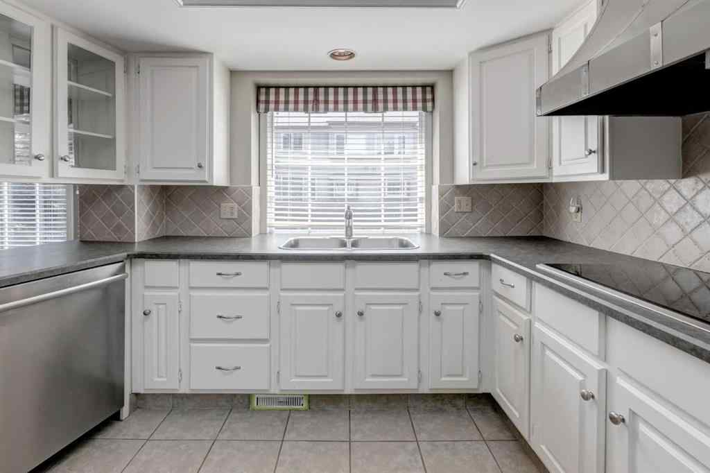 MLS® A2240141 - Unit #212 4037 42 Street NW in Varsity Calgary, Residential