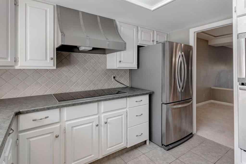 MLS® A2240141 - Unit #212 4037 42 Street NW in Varsity Calgary, Residential