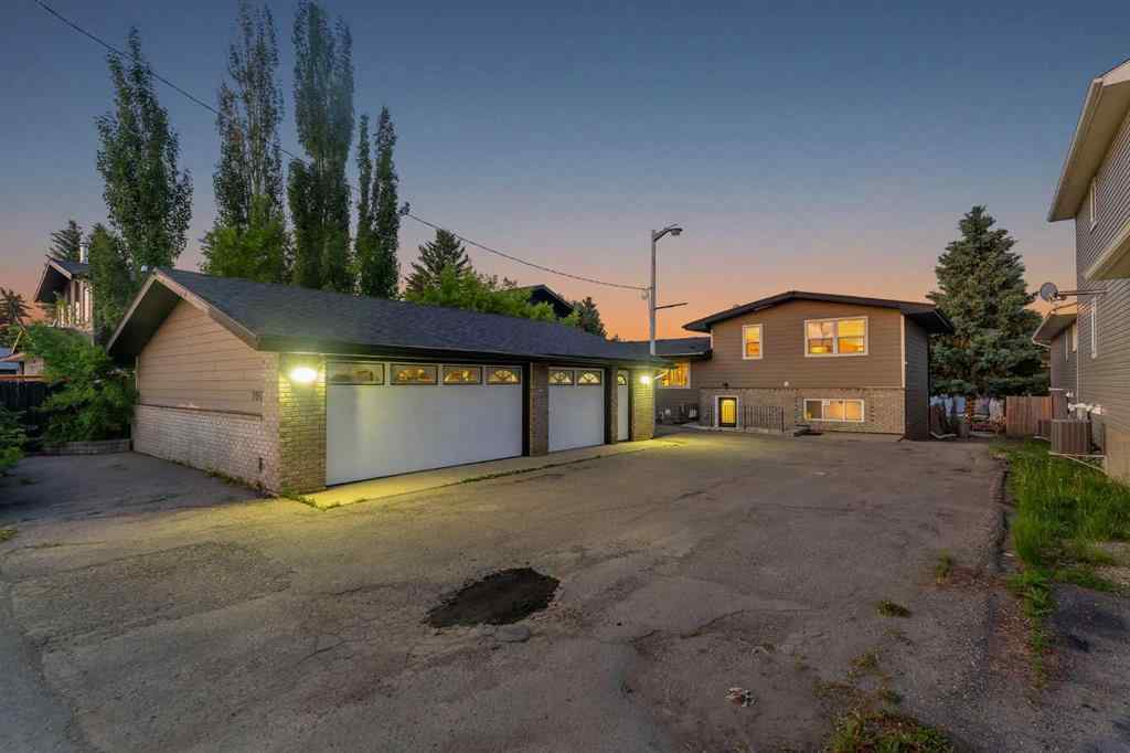 MLS® A2240151 - 700 West Chestermere Drive  in The Beaches Chestermere, Residential