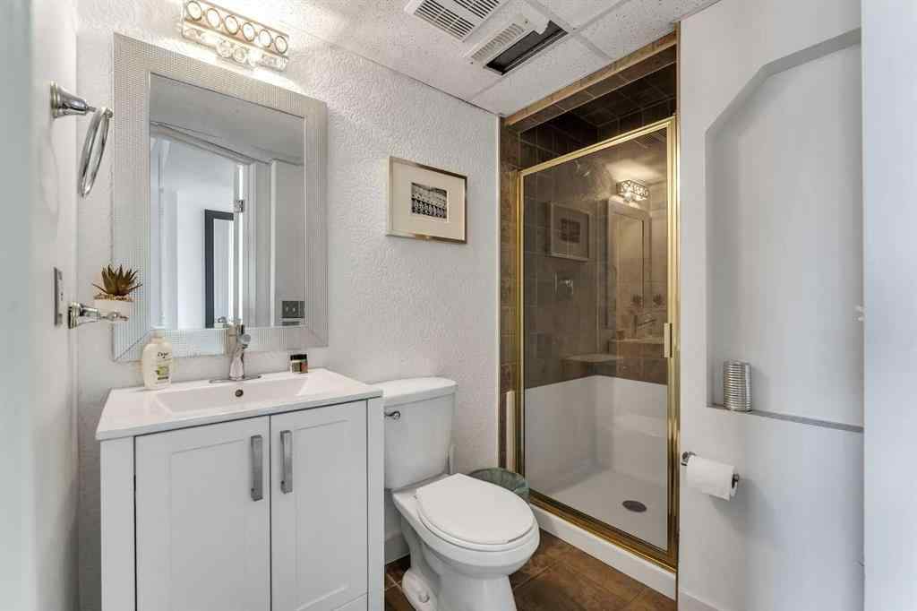MLS® A2240151 - 700 West Chestermere Drive  in The Beaches Chestermere, Residential