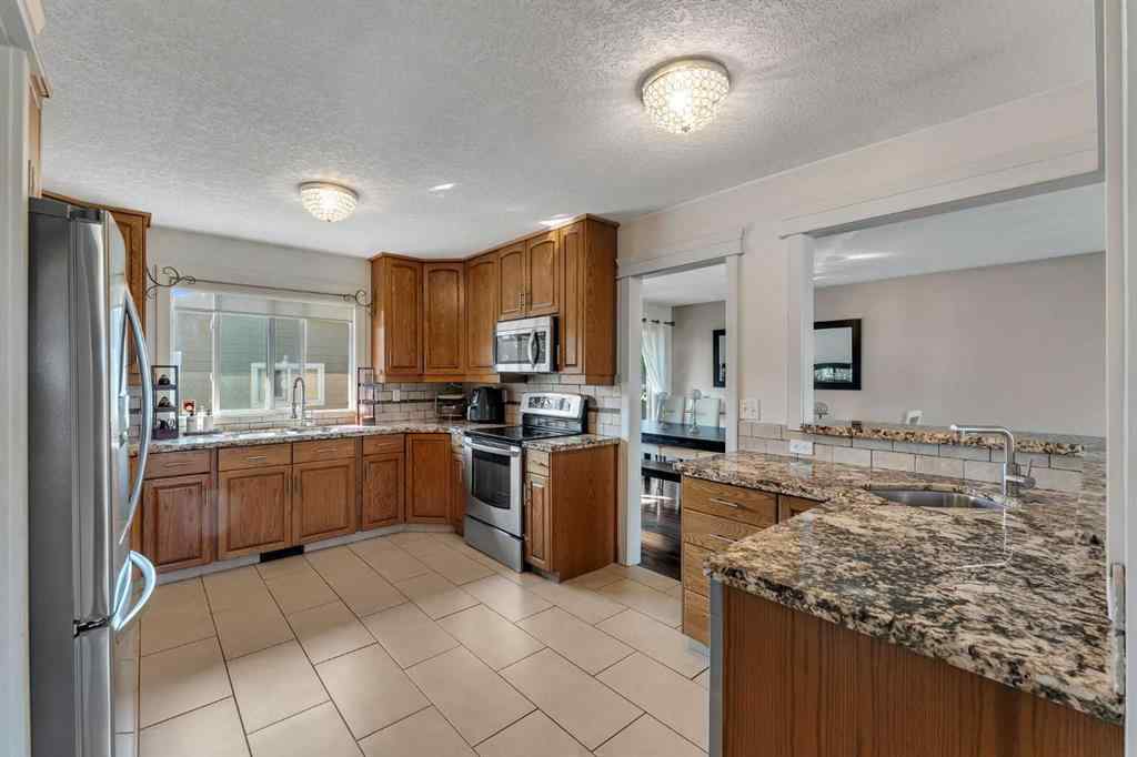 MLS® A2240151 - 700 West Chestermere Drive  in The Beaches Chestermere, Residential