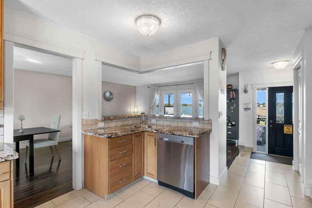 MLS® A2240151 - 700 West Chestermere Drive  in The Beaches Chestermere, Residential