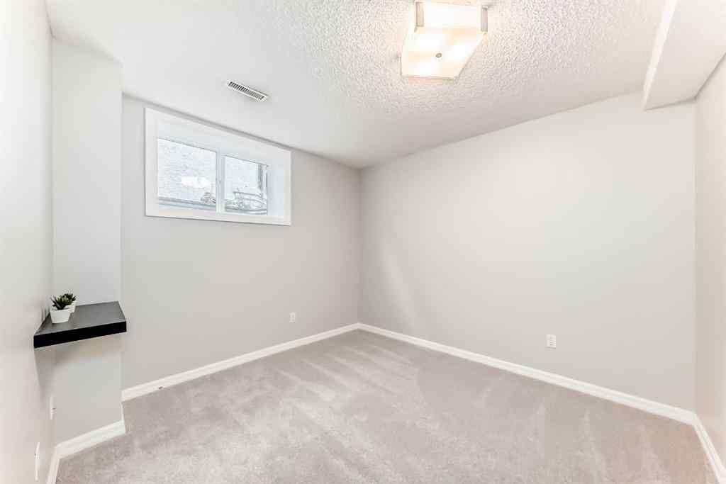 MLS® A2240201 - 296 Lakeside Greens Crescent  in Lakeside Greens Chestermere, Residential