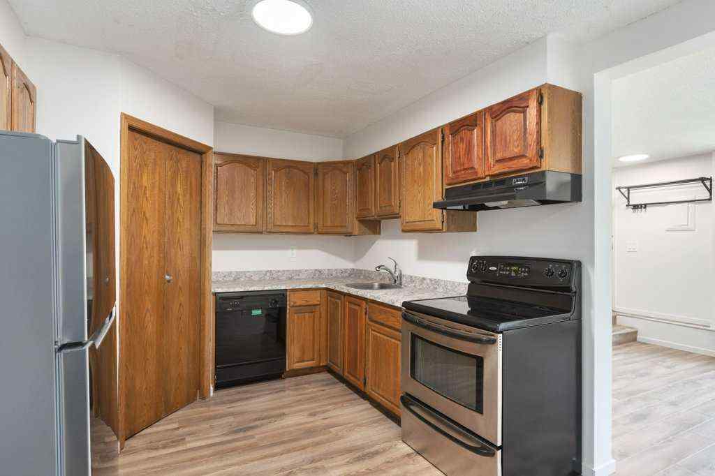 MLS® A2240227 - Unit #139 3809 45 Street SW in Glenbrook Calgary, Residential