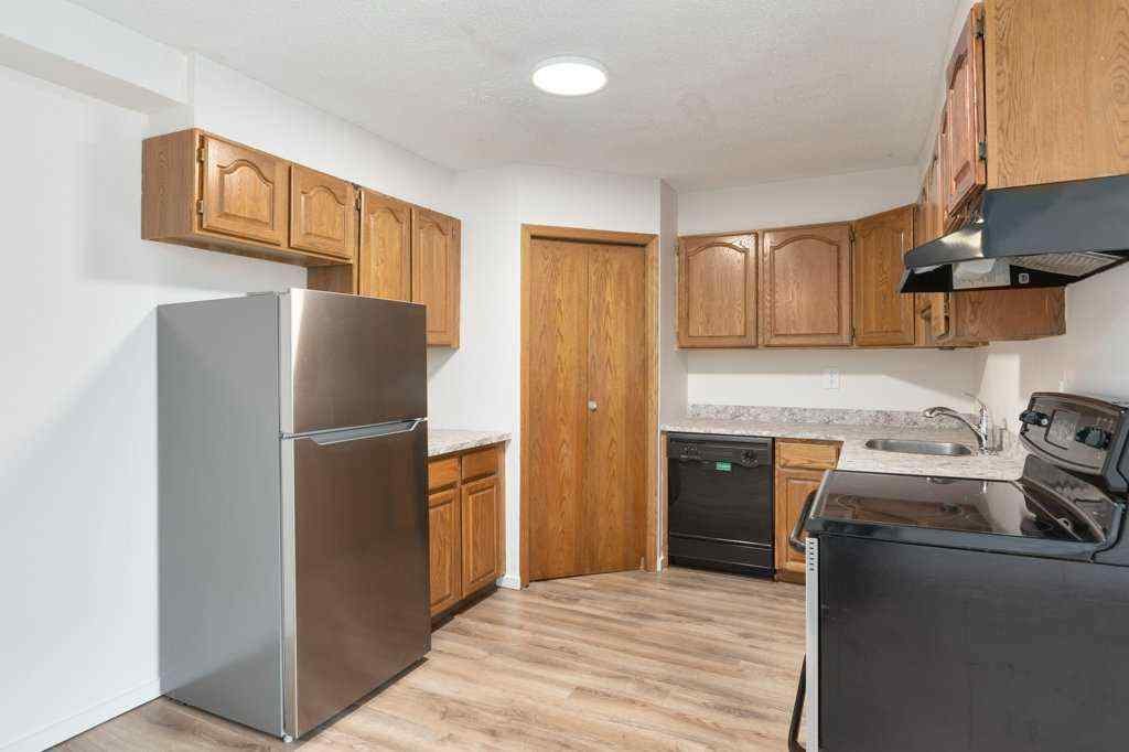 MLS® A2240227 - Unit #139 3809 45 Street SW in Glenbrook Calgary, Residential